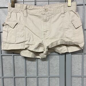 Harlow,Beige Cargo Shorts, Size Small
